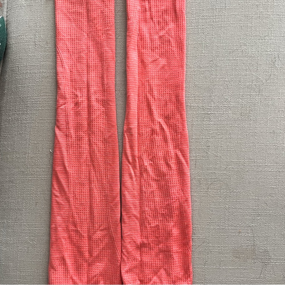 Lululemon arm warmers (2013) s/m in coral
